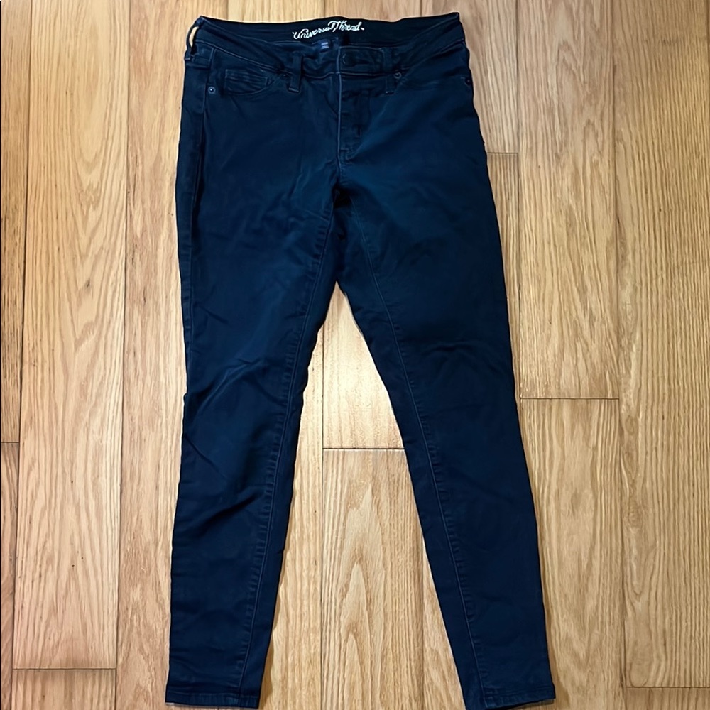 Universal Threas Black Slim Fit Pants